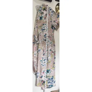 Luna Floral Wrap Dress Mauve Blue V-Neck Short Sleeve Small 17659 Soft‎ Romance thumbnail 10