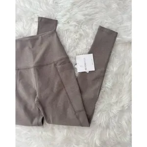 Beyond Yoga Out Of Pocket High Waisted Midi Leggings Oyster Heather Size XXS thumbnail 3