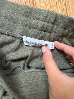 Green joggers Size M thumbnail 2