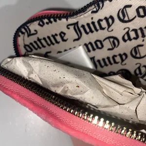 Juicy Couture Heart Be Classic Heart Wallet Pink Velvet‎ thumbnail 4