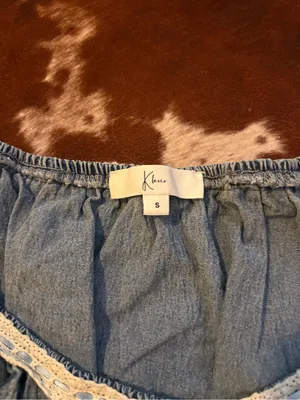 Klesis Light Blue Smocked Denim Crop Top with‎ Lace Trim size small thumbnail 4