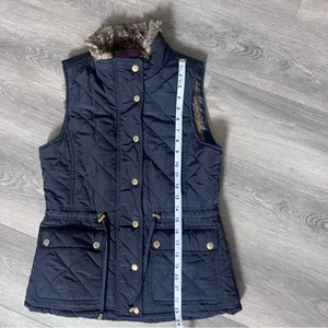 Navy faux fur lined puffer vest with gold detail Small thumbnail 5