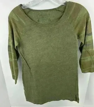 LOL Vintage green shirt‎ with short sleeve camouflage arms- Size XS thumbnail 1