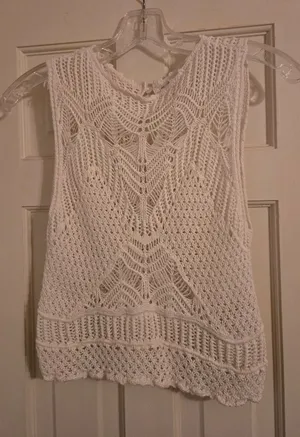 Abercrombie crochet top thumbnail 1