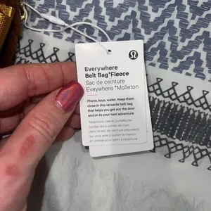 NWT Lululemon fleece‎ everywhere belt bag Brown thumbnail 3