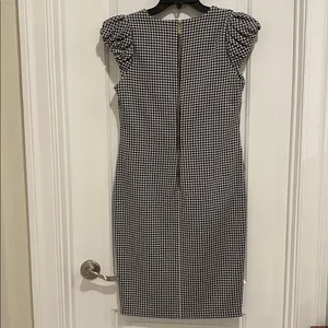 Calvin Klein Gingham Ruffle Puff Sleeve Black & White V neck Midi Dress size 6 thumbnail 4