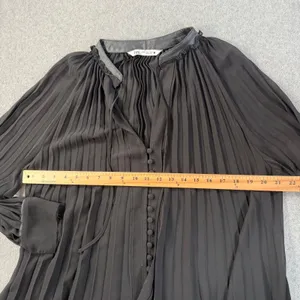 Zara Black Sheer Pleated Blouse Women's Medium Faux Leather Collar Button V-Neck thumbnail 6