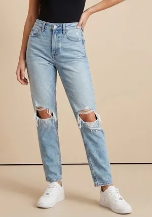 American Eagle Women Distressed Light Wash High Waisted Mom Jeans 2 Short Denim thumbnail 1