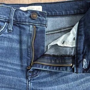 Abercrombie & Fitch W27 Frayed Denim Cutoff Shorts thumbnail 4