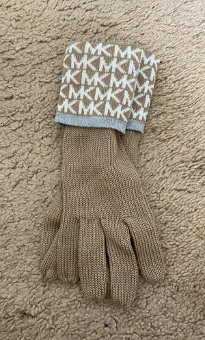 Michael Kors Hat And Scarf Set thumbnail 2