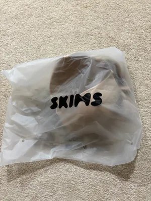 SKIMS Fits Everybody Bra T-Shirt thumbnail 2