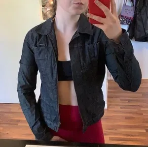 Super cute denim jacket Size M thumbnail 1