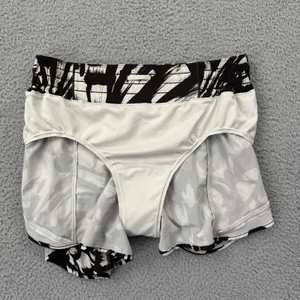 Lululemon Hotty Hot High Rise Shorts 4" Monarch Bloom Athletic Gym Women's 8 thumbnail 3