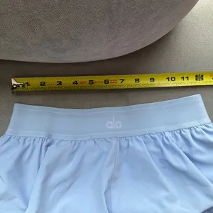 Alo Yoga Match Point Short Seashell Blue S thumbnail 3