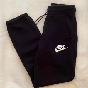 Sweatpants thumbnail 1