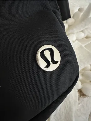 LULULEMON Everywhere Belt Bag in Black NWOT thumbnail 6