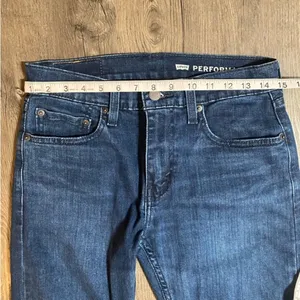Levi’s 512 slim taper jean. Size 28/30 thumbnail 4