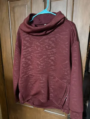 Fabletics Sweatshirt thumbnail 1