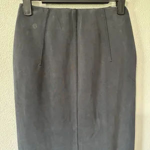 NEW Lululemon Softstreme HR High Rise‎ Midi Skirt Size 2 Black Slim Fit Pockets thumbnail 5