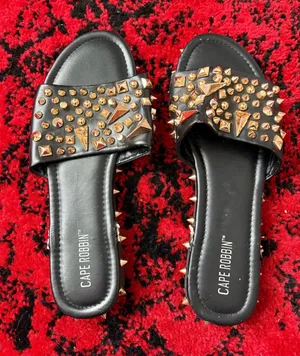 Cape Robbin black and gold Spiked slides thumbnail 1
