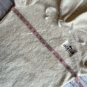 Jackson Hole Wyoming Ivory Fleece Cowl Neck Top Ski & Snowboard Winter Resort thumbnail 12