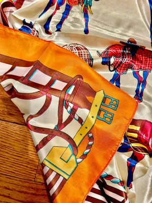 Vintage classic EQUESTRIAN horses PRINT ORANGE/ off white SQUAR SILK SCARF 35/35 thumbnail 14