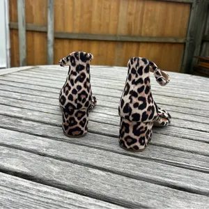 Steve Madden Women's Irenee Block-Heel Sandals size 6 cheetah‎ animal furry thumbnail 8