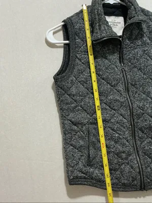 Abercrombie & Fitch Quilted Charcoal Gray Sleeveless Zip Vest thumbnail 3
