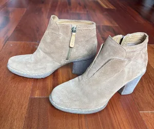 Clarks suede ankle boots thumbnail 1
