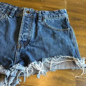 Free People Logan High Rise Cut Off Jean Shorts Distressed Button Fly Booty 26 thumbnail 4