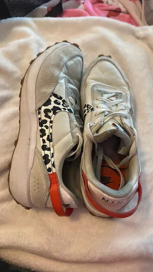 Nike Waffle Women’s Sneakers thumbnail 2
