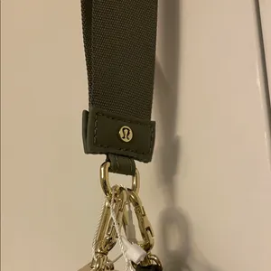 Lululemon Cream and Olive Accessory Duo thumbnail 8