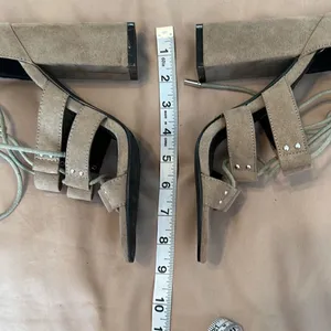 So Me Sydney sz9 4.5” block heel tan suede like sandals minimal signs of wear thumbnail 12
