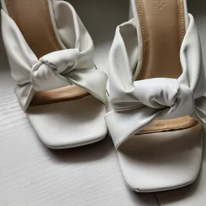 Charlotte Russe White Women's Shoes Size 7 thumbnail 9