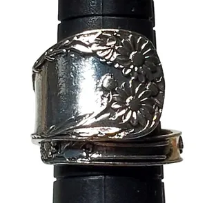 Silver Tone Floral Flowers Size 7 thumbnail 1