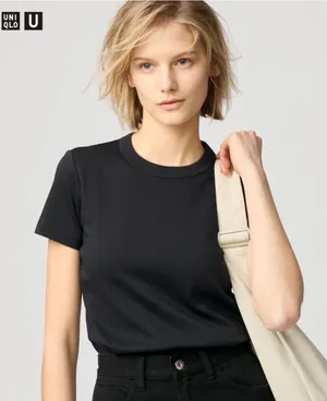 Uniqlo short sleeve tee Black Size M thumbnail 1