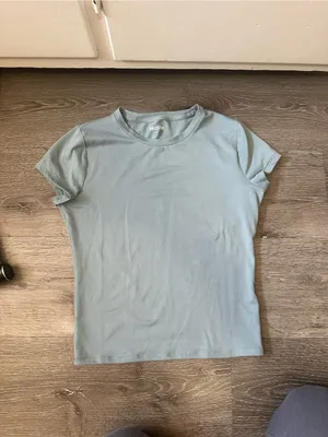 Hollister Short Sleeve Crew Tee in Sage thumbnail 2