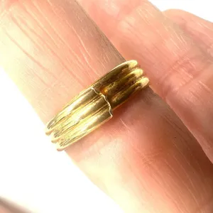 Gold tone faux pearl vintage ring thumbnail 6