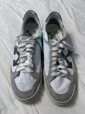 Off-White White & Gray Low-Top Sneakers w/ Silver Glitter Arrow Accent - Size 40 thumbnail 1