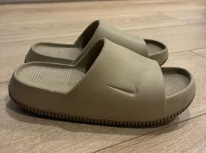 Nike Men’s Calm Slide Sandal Tan Size Men’s 7/Women’s 8 thumbnail 1