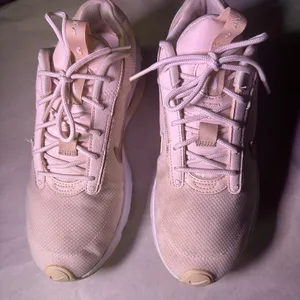 Nike Women's Beige Sneakers thumbnail 8