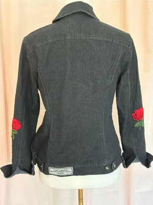 HAODUOYI Black Jean Jacket with Red Rose Embroidery thumbnail 4