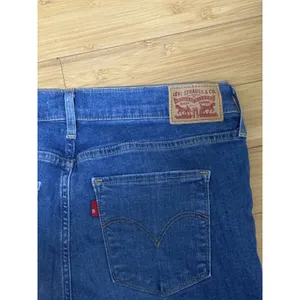 Levi’s 720 high rise skinny jeans women’s size 31 blue distressed denim thumbnail 6