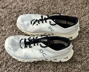 On Cloud Shoes thumbnail 1