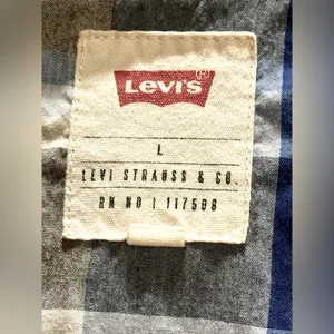 Levi's Button Up Shirt Men’s Size Large thumbnail 3