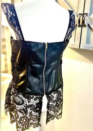 NWOT Faux Leather Black Corset w/ Lace at the Bottom & Shoulder Straps Size:2XL thumbnail 7
