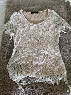 Cream lace top BKE size med thumbnail 10