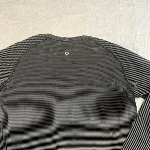 Lululemon black and white stripped swiftly tech long sleeve 12 women thumbnail 4