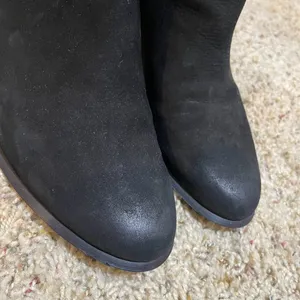 Vionic Size 7 Sienna Suede Bootie Boots Black Buckle Waterproof thumbnail 4