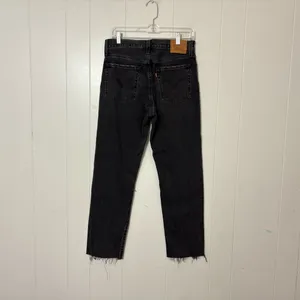 Levi’s Wedgie Straight Jeans Women’s 28 Black Distressed High Rise Raw Hem thumbnail 9
